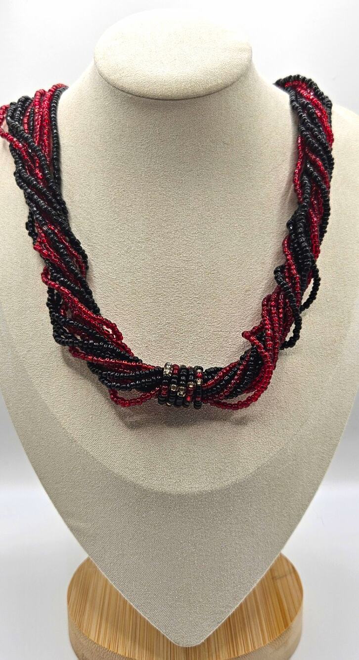 Red Black Multi Strand Glass Seed Bead Statement Necklace 18" Silver Tone